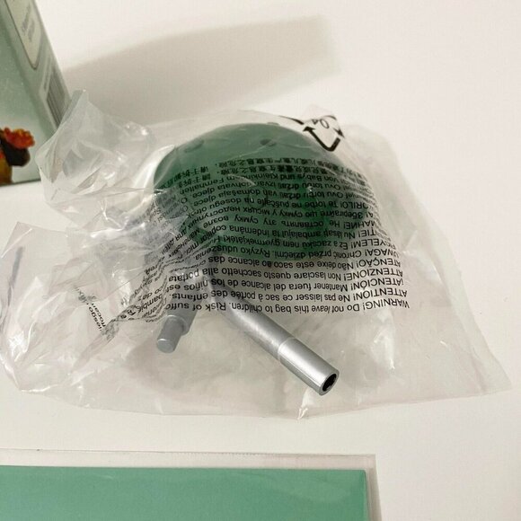 Seinfeld Festivus Celebration Kit with Frank Costanzas Voice Holiday - Picture 7 of 16